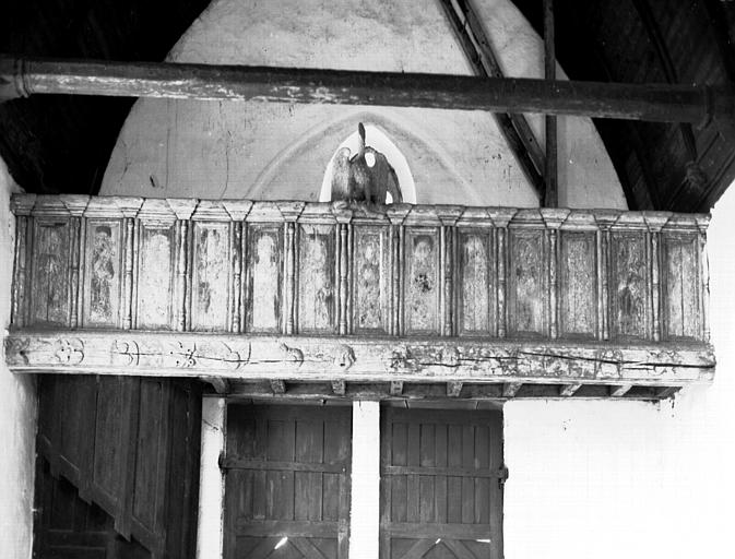 Tribune au revers de la façade en bois sculpté et peint : Le Christ et les apôtres