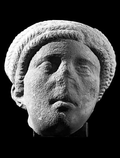 statue (tête) : femme - © Ministère de la Culture (France), Médiathèque du patrimoine et de la photographie, diffusion RMN-GP