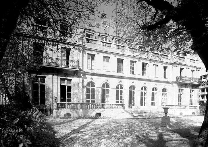 Façade sur jardins : vue vers le nord-est