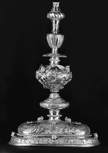 Pied et fût d'un ostensoir en argent d'époque Louis XIV - © Ministère de la Culture (France), Médiathèque du patrimoine et de la photographie, diffusion RMN-GP