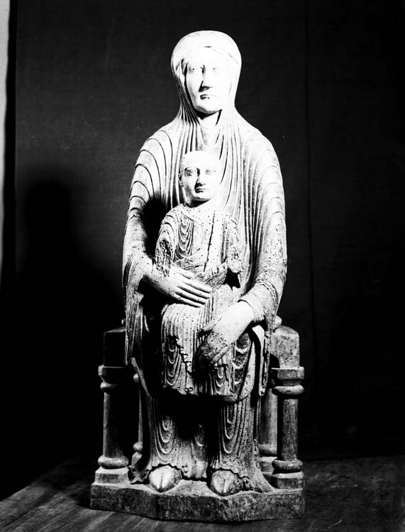 Statue en bois polychromé : Vierge en Majesté dite Notre-Dame de Claviers, face