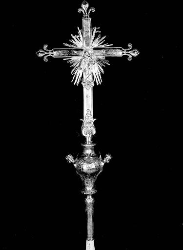 Croix processionnelle en argent : revers, état avant restauration