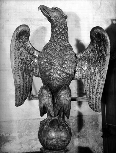 Aigle lutrin en bois sculpté : aigle pupitre - © Ministère de la Culture (France), Médiathèque du patrimoine et de la photographie, diffusion RMN-GP