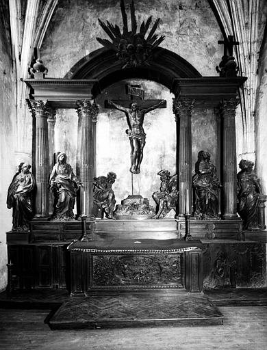 Retable de la chapelle de la croix et autel en bois sculpté - © Ministère de la Culture (France), Médiathèque du patrimoine et de la photographie, diffusion RMN-GP