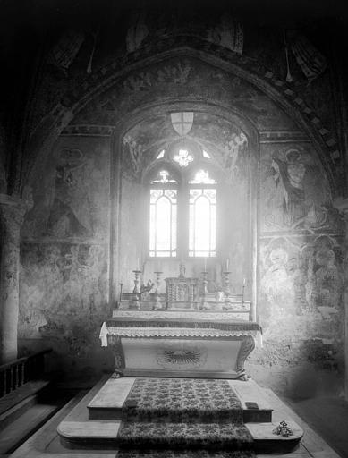 Intérieur du choeur : peinture murale sur le mur est et le voûtain est de la voûte