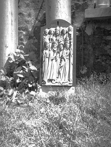 Bas-relief en albâtre de Nottingham provenant de saint Bertin, représentant un pape, des évêques et des religieux - © Ministère de la Culture (France), Médiathèque du patrimoine et de la photographie, diffusion RMN-GP