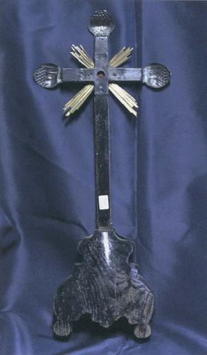 croix-reliquaire de la Vraie Croix, bois recouvert d'une feuille d'argent, 18e siècle, revers