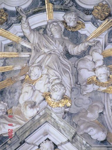 groupe sculpté : Vierge en gloire entourée d'anges, L'Assomption