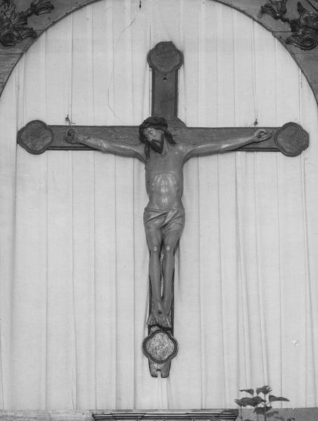 statue : Christ en croix (le), vue générale