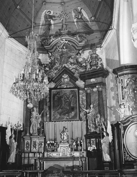 autel, retable de la Vierge, statues (2) : Sainte Catherine, sainte Barbe, vue générale - © Ministère de la Culture (France), Médiathèque  du patrimoine et de la photographie (objets mobiliers), tous droits réservés