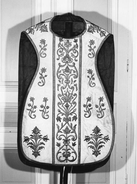 ornement dit de Sully : chasuble, vue générale de l'endroit
