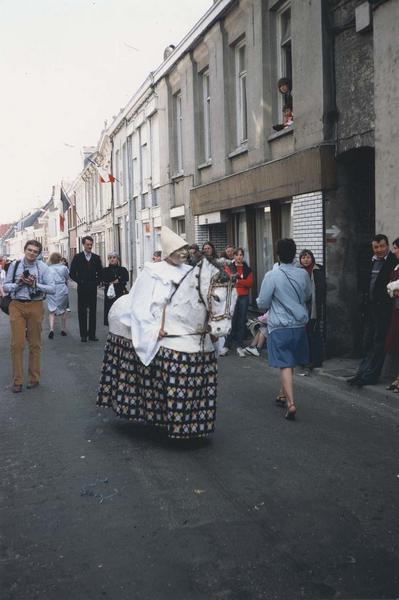 costume de carnaval dit le Cheval-Jupon, vue générale - © Ministère de la Culture (France), Médiathèque du patrimoine et de la photographie (objets mobiliers), tous droits réservés