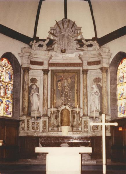 autel, tabernacle, retable, statues, tableau : sainte Aldegonde (maître-autel), vue générale - © Ministère de la Culture (France), Médiathèque du patrimoine et de la photographie (objets mobiliers), tous droits réservés