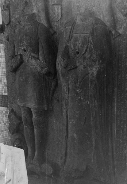 dalle funéraire d'Antoine de Blondel, baron de Cuincy et de Madeleine de Bercus, son épouse, vue générale