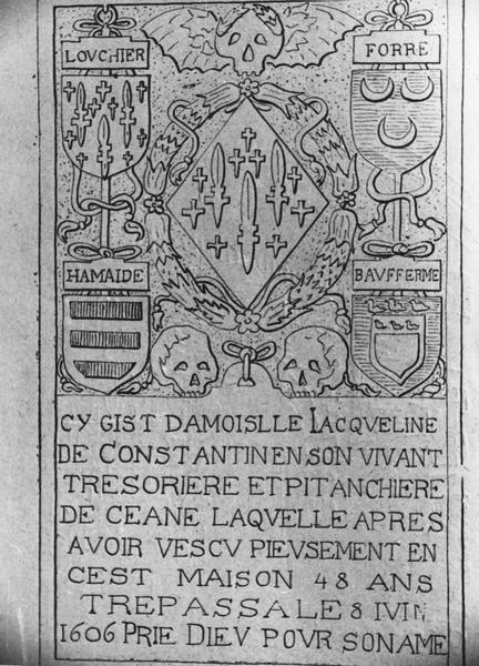 dalle funéraire de Jacqueline de Constantin, trésorière et pitancière du chapitre noble de Denain, vue générale - © Ministère de la Culture (France), Médiathèque du patrimoine et de la photographie (objets mobiliers), tous droits réservés