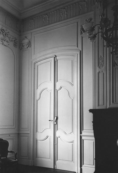 lambris de revêtement, vue partielle - © Ministère de la Culture (France), Médiathèque du patrimoine et de la photographie (objets mobiliers), tous droits réservés