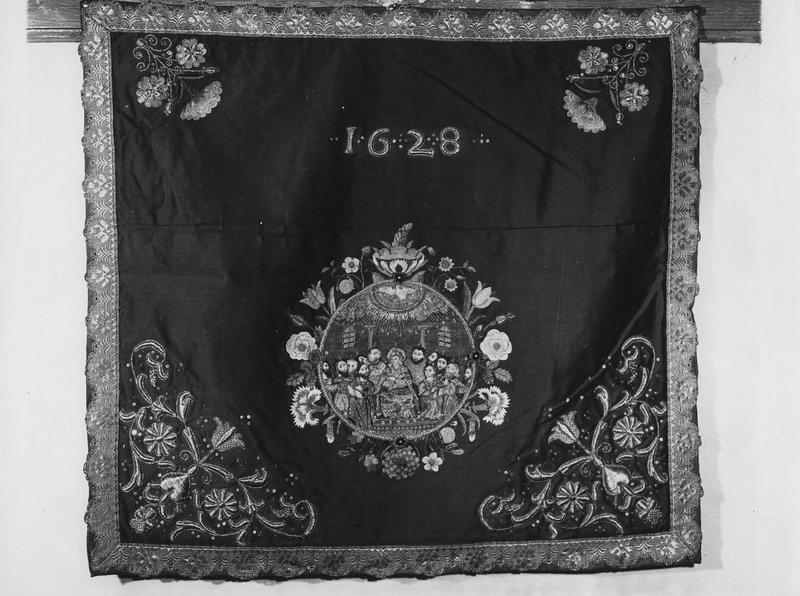 voile de calice : Pentecôte (la), vue générale - © Ministère de la Culture (France), Médiathèque du patrimoine et de la photographie (objets mobiliers), tous droits réservés