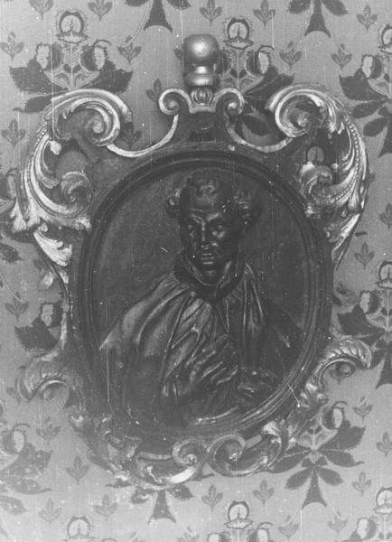 buste : Saint, vue générale