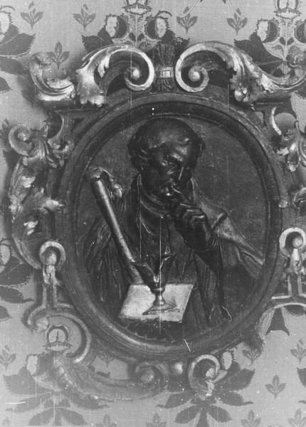 buste : Saint, vue générale