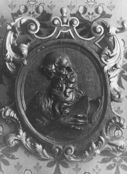 buste : Saint, vue générale