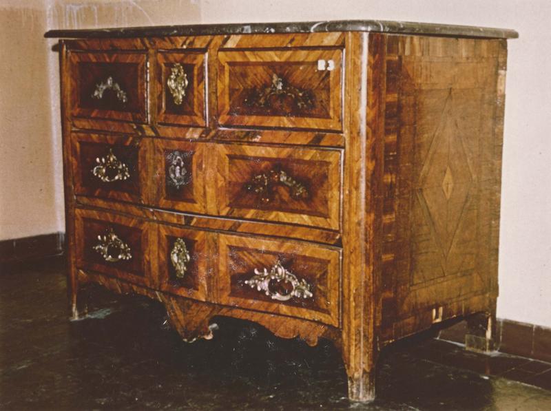 commode, vue générale - © Ministère de la Culture (France), Médiathèque du patrimoine et de la photographie (objets mobiliers), tous droits réservés