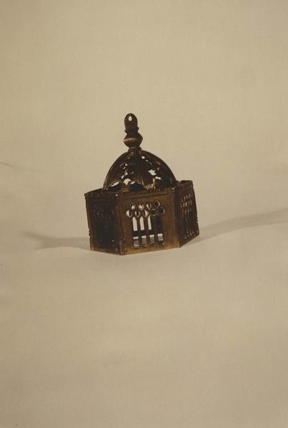 encensoir, vue générale - © Ministère de la Culture (France), Médiathèque du patrimoine et de la photographie (objets mobiliers), tous droits réservés