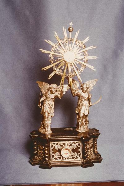 reliquaire (n° 1), vue générale - © Ministère de la Culture (France), Médiathèque du patrimoine et de la photographie (objets mobiliers), tous droits réservés