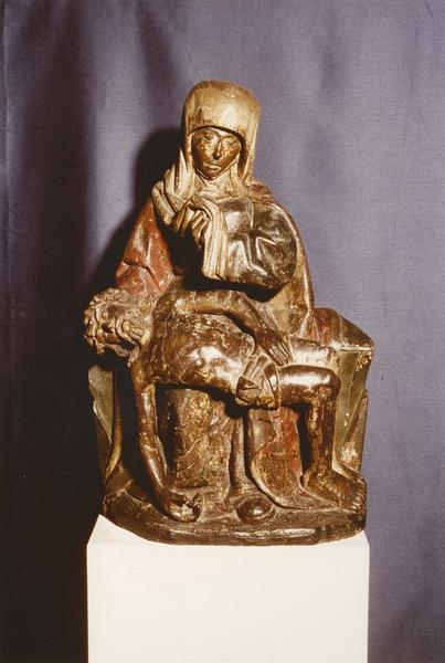 groupe sculpté : Vierge de Pitié, vue générale - © Ministère de la Culture (France), Médiathèque du patrimoine et de la photographie (objets mobiliers), tous droits réservés