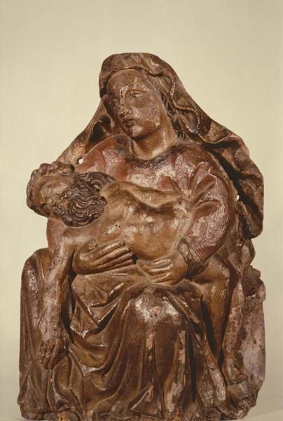 statue (statuette) : Vierge de Pitié, vue générale - © Ministère de la Culture (France), Médiathèque du patrimoine et de la photographie (objets mobiliers), tous droits réservés