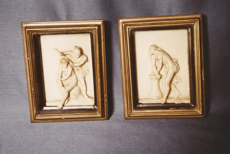bas-reliefs (2) : Christ aux outrages, Flagellation du Christ (la), vue générale - © Ministère de la Culture (France), Médiathèque du patrimoine et de la photographie (objets mobiliers), tous droits réservés