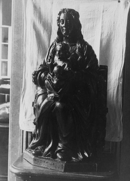 statue : Vierge à l'Enfant, vue générale - © Ministère de la Culture (France), Médiathèque du patrimoine et de la photographie (objets mobiliers), tous droits réservés