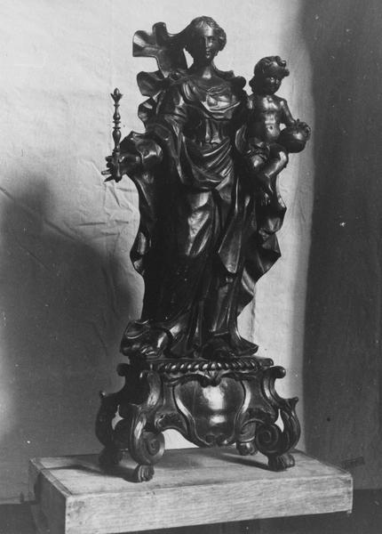 statue : Vierge à l'Enfant, vue générale - © Ministère de la Culture (France), Médiathèque du patrimoine et de la photographie (objets mobiliers), tous droits réservés