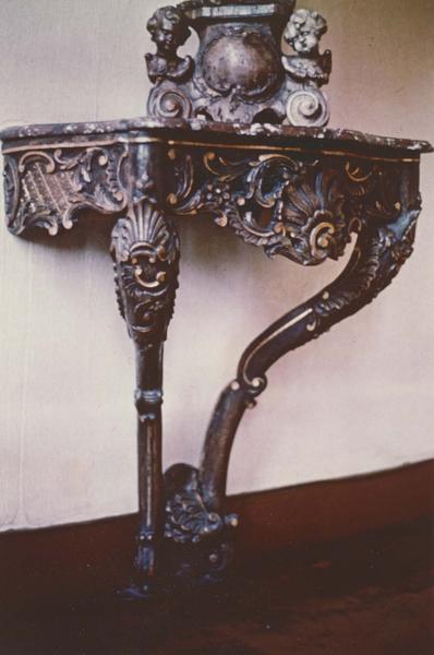 console, vue générale - © Ministère de la Culture (France), Médiathèque du patrimoine et de la photographie (objets mobiliers), tous droits réservés