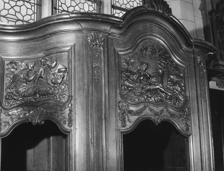 confessionnal, vue partielle