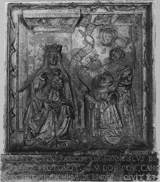 monument commémoratif de François de Mammez, chanoine d'Ypres et seigneur de Lynde, vue générale
