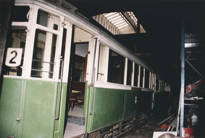 locomotive électrique : tramway à voie métrique, 717, vue partielle