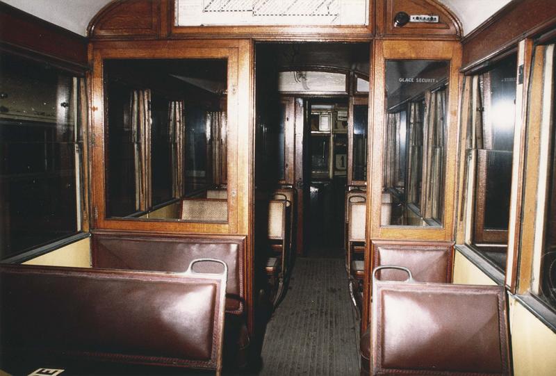 locomotive électrique : tramway à voie métrique, 717, vue partielle