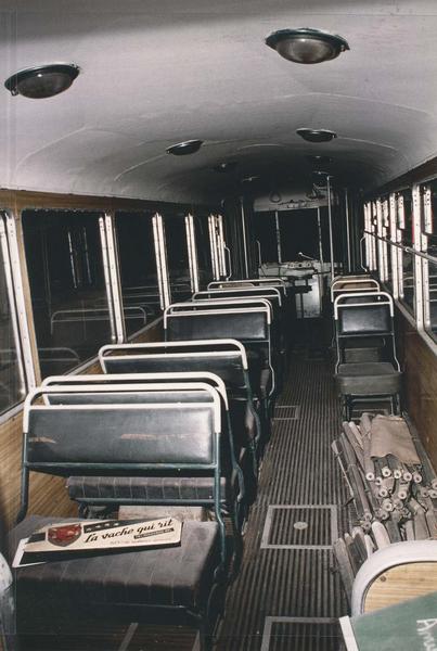 locomotive électrique : tramway à voie métrique, 211, vue partielle