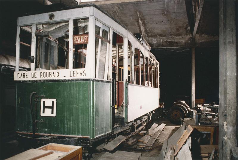 locomotive électrique : tramway Horme et Buire, à voie métrique, 638, vue partielle