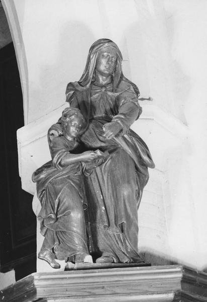 groupe sculpté : Education de la Vierge (l'), vue générale - © Ministère de la Culture (France), Médiathèque du patrimoine et de la photographie (objets mobiliers), tous droits réservés