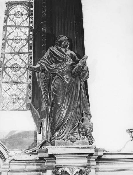 statue : Saint Jean l'Evangéliste, vue générale - © Ministère de la Culture (France), Médiathèque du patrimoine et de la photographie (objets mobiliers), tous droits réservés