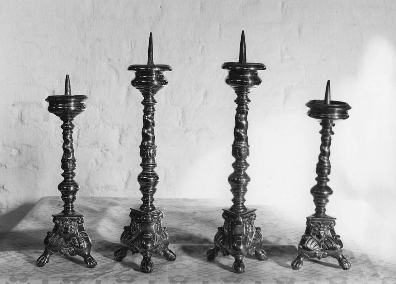 ensemble de 4 chandeliers (n° 1), vue générale - © Ministère de la Culture (France), Médiathèque du patrimoine et de la photographie (objets mobiliers), tous droits réservés