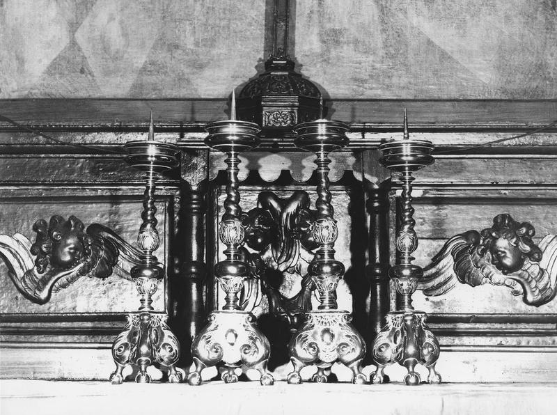ensemble de 4 chandeliers (n° 1), vue générale - © Ministère de la Culture (France), Médiathèque du patrimoine et de la photographie (objets mobiliers), tous droits réservés