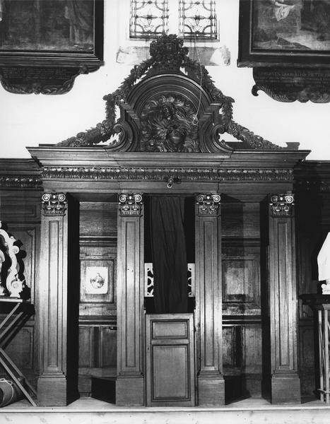 confessionnal en pendant (n° 2), vue générale - © Ministère de la Culture (France), Médiathèque du patrimoine et de la photographie (objets mobiliers), tous droits réservés
