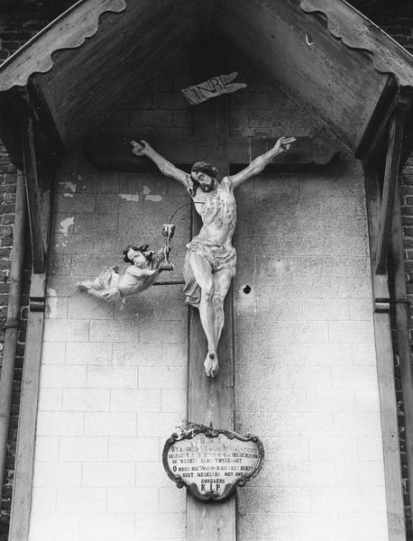 groupe sculpté : Christ en croix (n° 1), vue générale