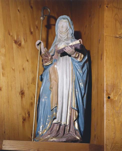 statue : une sainte abbesse ou sainte Olle, vue générale