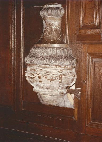 fonts baptismaux, vue générale - © Ministère de la Culture (France), Médiathèque du patrimoine et de la photographie (objets mobiliers), tous droits réservés