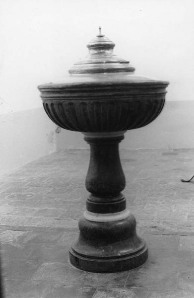 fonts baptismaux, vue générale - © Ministère de la Culture (France), Médiathèque du patrimoine et de la photographie (objets mobiliers), tous droits réservés
