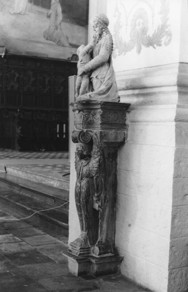 groupe sculpté : Vierge à l'Enfant, vue générale - © Ministère de la Culture (France), Médiathèque du patrimoine et de la photographie (objets mobiliers), tous droits réservés