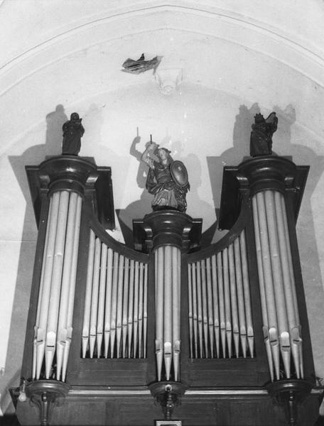 orgue, trois statues, vue générale